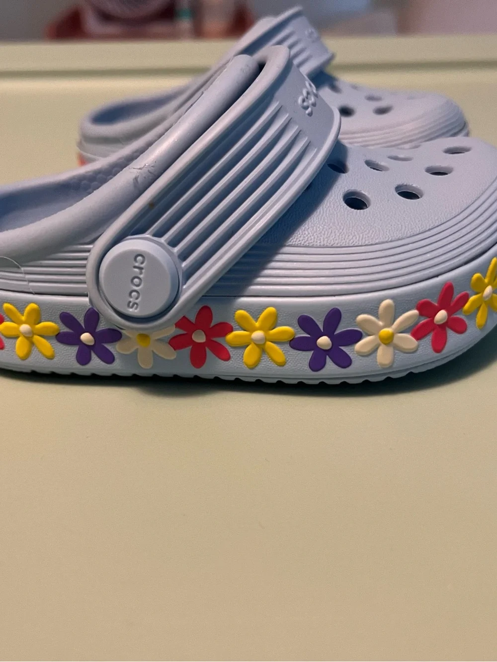 Baby Girl Crocs NWOT size 4